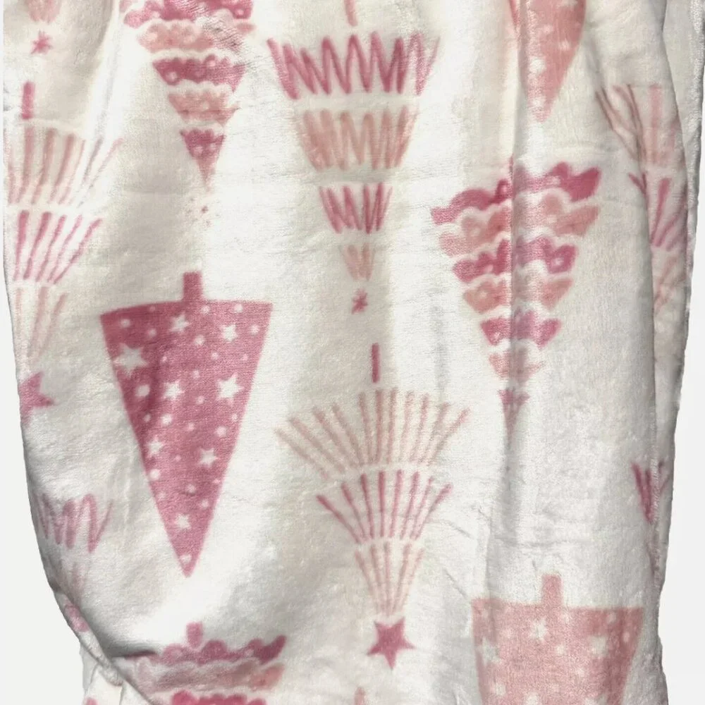 Rachel Roy Pink Modern Christmas Trees Throw Blanket Oversized Microfleece NEW
